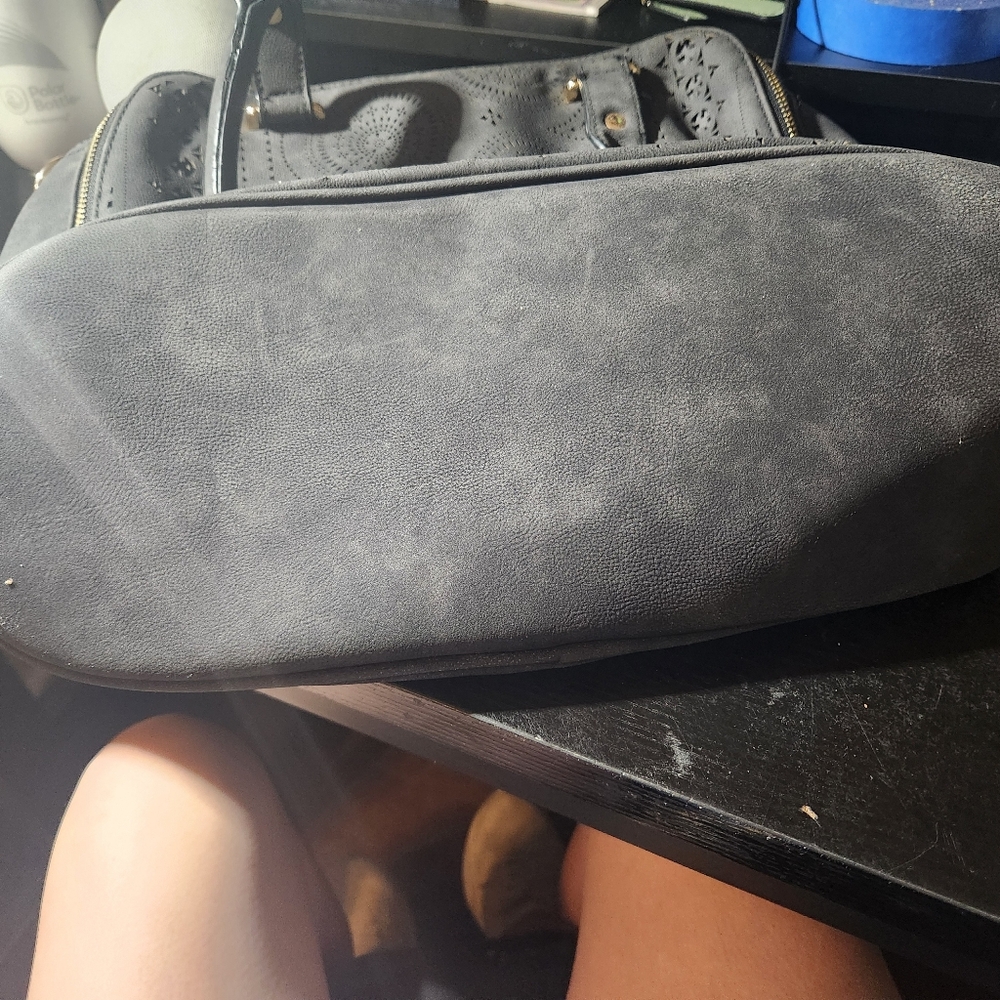 Francesca's Black Cut Out Pattern Handbag - Picture 4 of 4